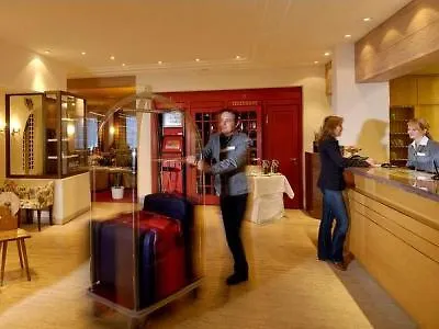 호텔 콩그레스 4*